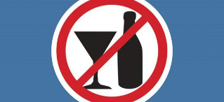 The antibiotic does not interact with alcohol